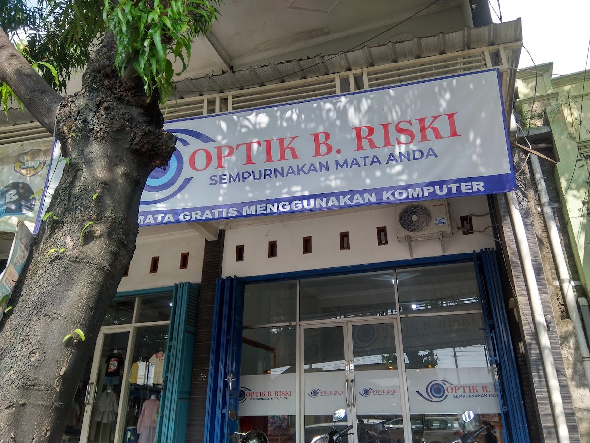 Optik B. Riski Kalinyamatan